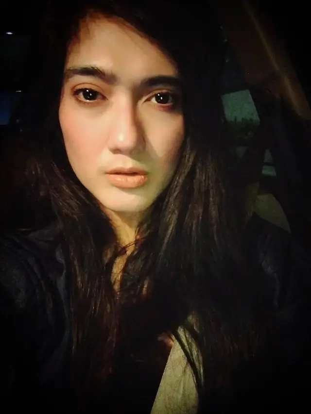 [Fimela] Potret terbaru Revi Mariska