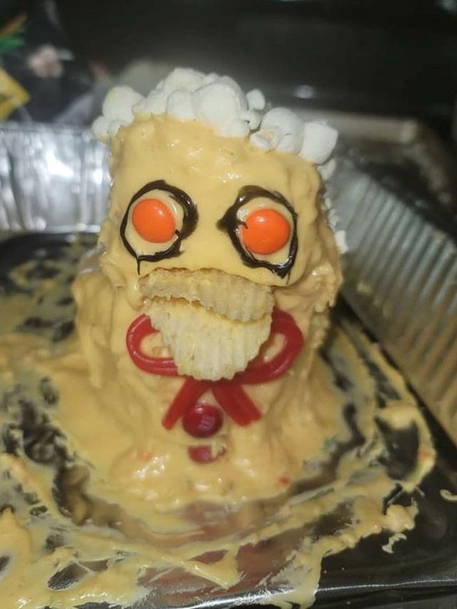 10 Potret Realita saat Pesan Kue Karakter Ini Bikin Gigit Jari