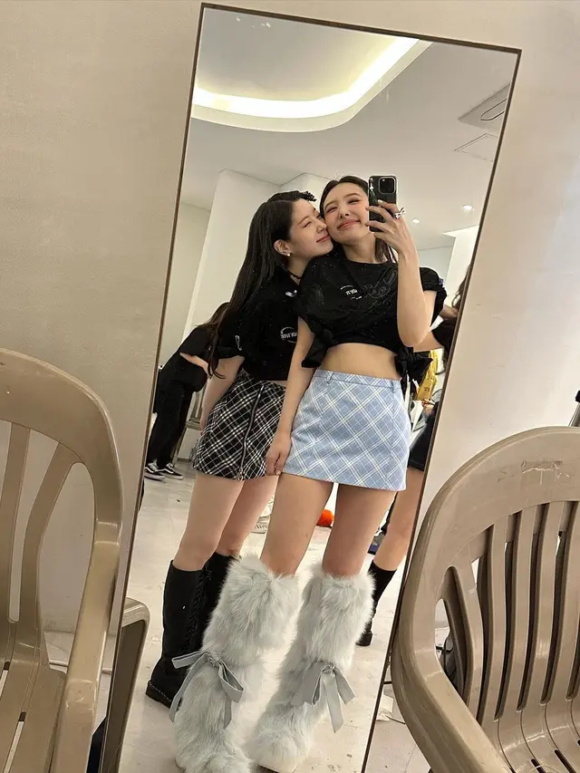 10 Inspirasi Soft Girl Outfit ala Artis, dari Jennie BLACKPINK, Wonyoung IVE,  hingga Beby Tsabina