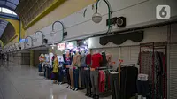 Salah toko yang masih buka di Mal Blok M, Jakarta, Jumat (17/12/2021). Mal Blok M kini sepi dari pengunjung dan pedagang karena terdampak pandemi Covid-19 dan kalah saing dengan pusat perbelanjaan modern lainnya. (Liputan6.com/Faizal Fanani)