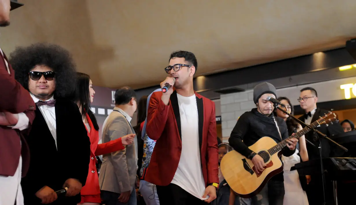 Tidak hanya gala premiere, keluarga ini juga akan menggunakan helikopter tersebut pada ulang tahun anaknya Rafathar pada 15 Agustus mendatang.  Raffi dan keluarga akan mengunakan dari Cilegon ke Jakarta. (Daniel Kampua/Bintang.com)