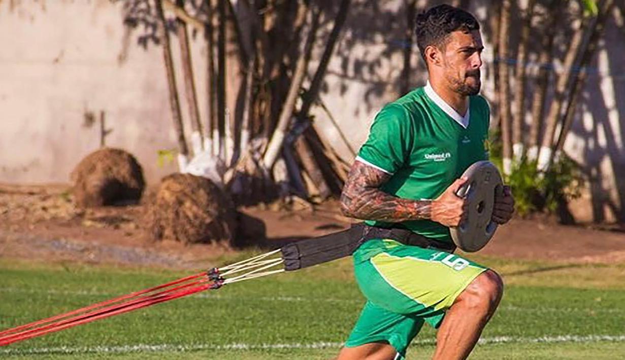 Pada musim 2015, Alex Willian, berhasil tampil memikat bersama Cuiaba. Pria kelahiran Piquete, Brasil ini mampu mencetak tujuh gol dalam 12 kali penampilan. (Instagram)