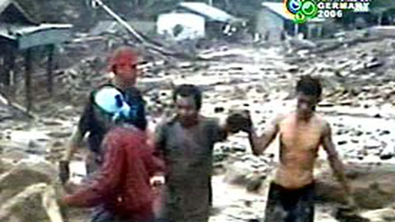 221005cbanjirlongsor1.jpg