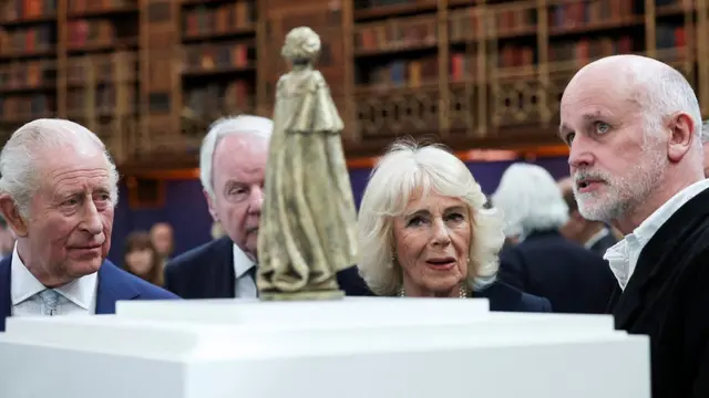 Potret Kerajaan Inggris Peringati Ulang Tahun 1 Abad Ratu Elizabeth II, Kate Middleton Berpastel Ria