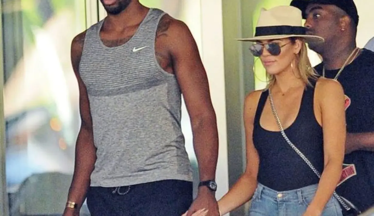 Khloe dan Tristan dikabarkan tertangkap tengah maKan siang bersama. (blacksportsonline.com)