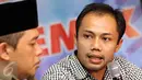 Peneliti ICW Donal Fariz menjadi pembicara pada diskusi bertajuk 'Reshuffle Datang, Parpol Tegang' di Jakarta, Sabtu (7/11). Diskusi itu membahas isu perombakan kedua Kabinet Kerja dalam keterkaitannya dengan parpol. (Liputan6.com/Immanuel Antonius)