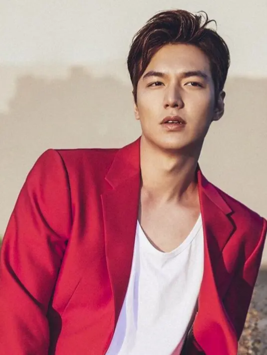Seperti yang diketahui bahwa saat ini Lee Min Ho sedang menjalani kewajibannya sebgai pria dewasa di Korea dengan mengikuti wajib militer. Tak sedikit penggemarnya yang merindukan sosok Lee Min Ho saat ini. (Instagram/actorleeminho)