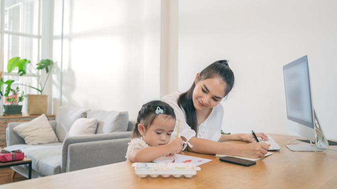 Tips Seimbangkan Peran untuk Menjadi Ibu yang Suksess 