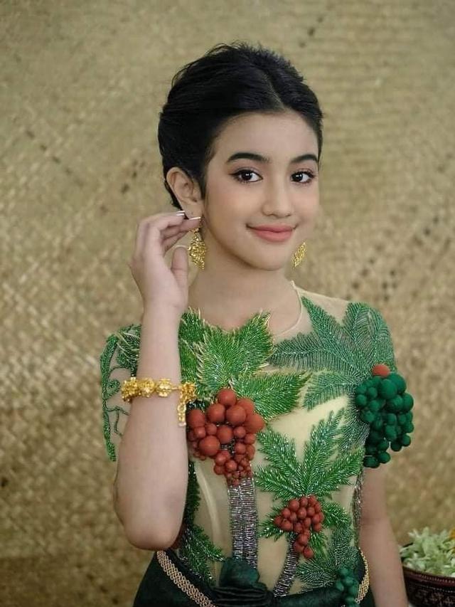 6 Potret Jenna Norodom, Putri Kerajaan Kamboja yang Disebut Mirip Lisa BLACKPINK