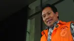 Bupati Lombok Barat Zaini Arony usai diperiksa di Gedung KPK, Jakarta, Kamis (2/4/2015). Zaini diperiksa kasus dugaan pemerasan terkait permohonan izin pengembangan kawasan wisata di Lombok Barat, Nusa Tenggara Barat. (Liputan6.com/Herman Zakharia)