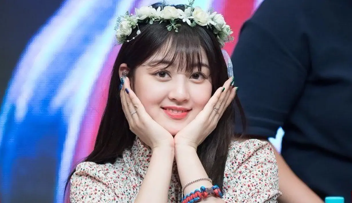 Leader dari Twice, Jihyo merupakan sosok yang hangat. Cewek berwajah cantik ini lahir pada 1 Februari 1997. (Foto: allkpop.com)