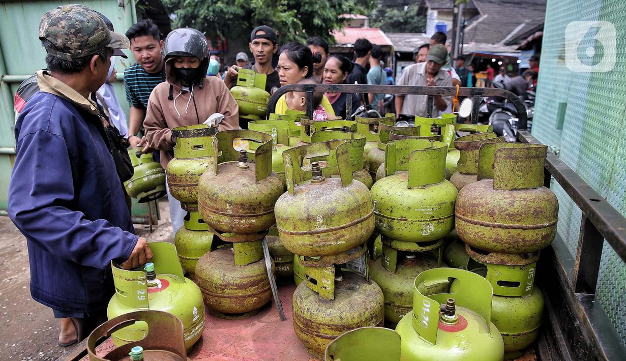 Presiden RI Prabowo Subianto telah resmi mencabut larangan pengecer berjualan elpiji subsidi per hari ini, Selasa (4/2/2025). (Liputan6.com/Angga Yuniar)