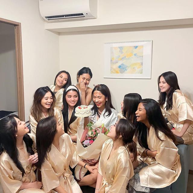 6 Potret Bridal Shower Azizah Salsha, Dikabarkan Menikah dengan Pratama Arhan Hari Ini