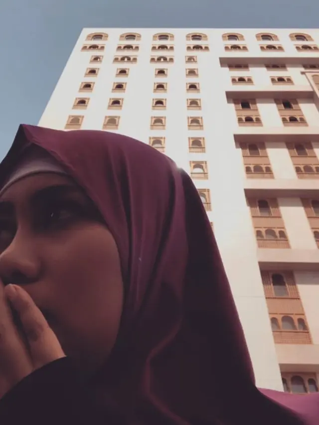 6 Potret Evi Masamba Berhijab, Cantik dan Bikin Pangling