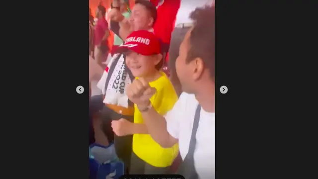 Dukung Inggris di Piala Dunia 2022, Ekspresi Rafathar Happy to The Max Saat Tim Jagoannya Cetak Gol Lawan Iran. (instagram.com/raffinagita1717)