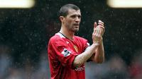 1. Roy Keane - Pemain yang pernah membela Manchester United ini begitu ditakuti karena permainannya yang mengerikan. Salah satu tekel mengerikan Roy Keane dilakukan pada Alf Inge Haaland dan terpaksa membuat pemain tersebut pensiun dini akibat cidera tekel. (AP Photo/Jon Super)