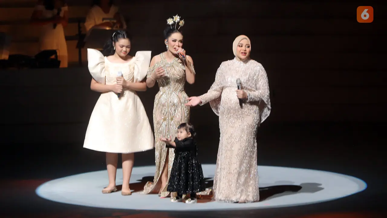 Krisdayanti, Aurel Hermansyah, Amora, dan Ameena