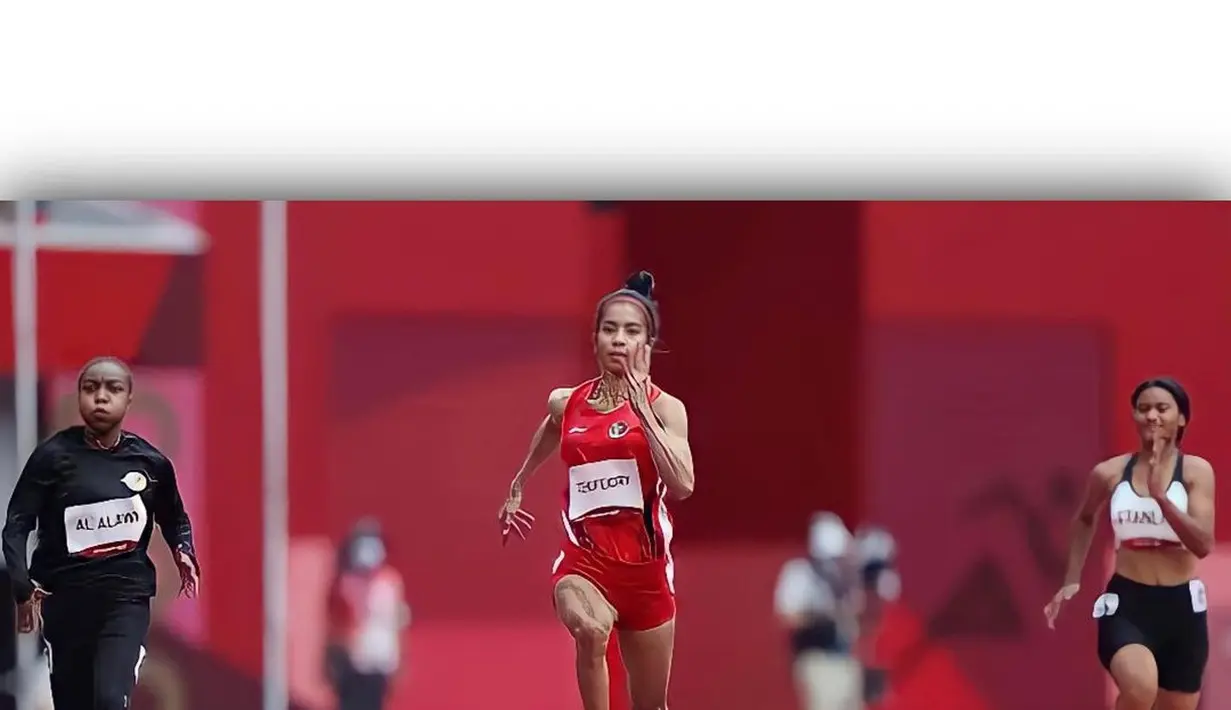 Maju di nomor lari 100 meter, langkah Alvina harus terhenti di babak quarter final. Meski demikian, kerja kerasnya patut diapresiasi.  (instagram/alvinatehupeiory)
