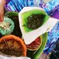 Pecel Semanggi atau Semanggi Suroboyo salah satu kuliner andalan Kota Surabaya. (Liputan6.com/Dhimas Prasaja)