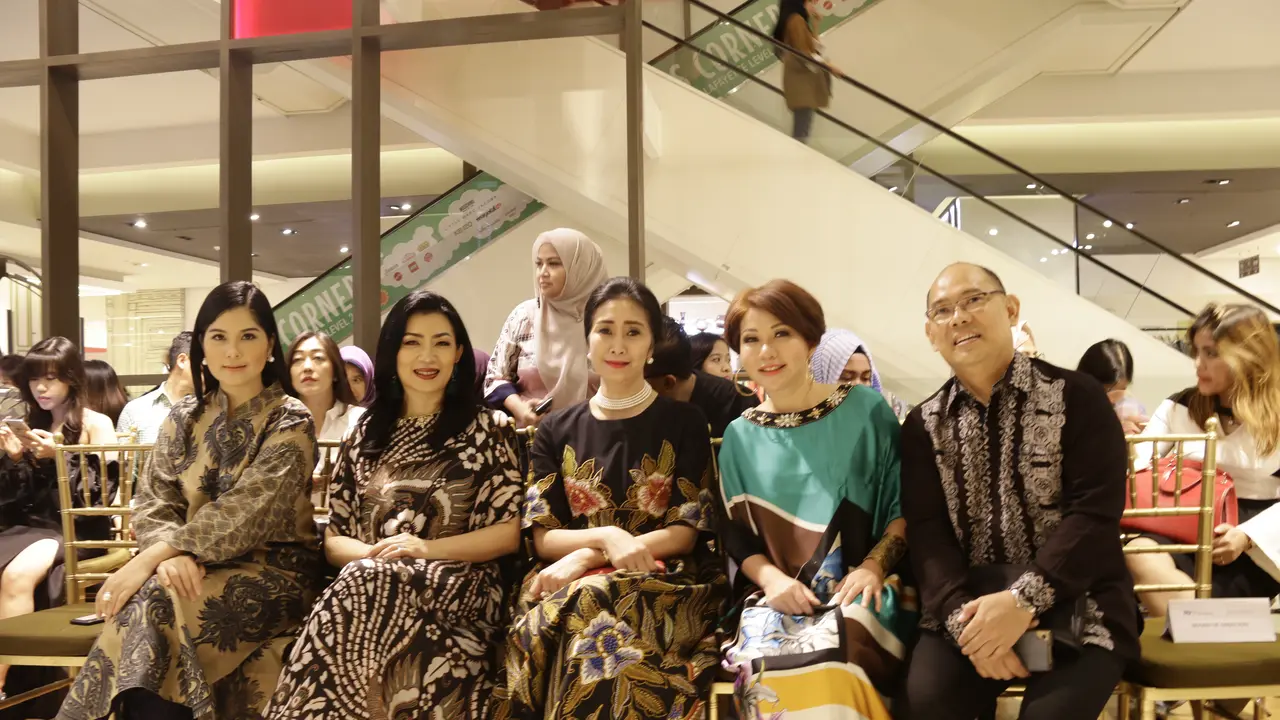 Mengulik Kenangan Masa Lalu yang Penuh Romansa dengan Batik
