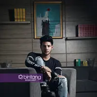 Ammar Zoni juga begitu terharu dan bahagia, tim Anak Langit begitu terbuka menerimanya kembali. (Foto: Adrian Putra, DI: Muhammad Iqbal Nurfajri/Bintang.com)