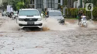 Jangan Remehkan Genangan Air, Simak Dulu Tipsnya sebelum Melibas dengan Aman