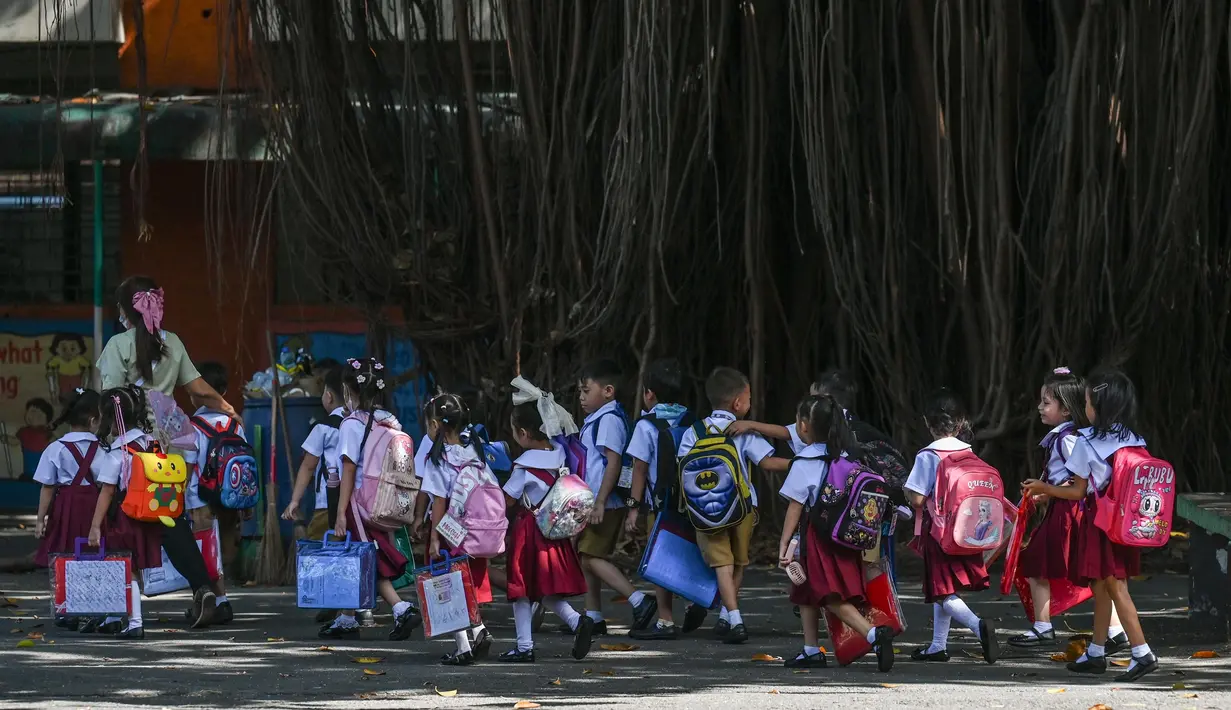 Badan peringatan cuaca nasional Filipina memperingatkan bahwa kondisi ini dapat menyebabkan kram panas dan kelelahan akibat paparan suhu tinggi. (Jam STA ROSA/AFP)