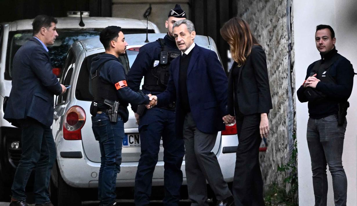 Di lembaga pemasyarakatan La Sante, Nicolas Sarkozy akan menjalani hukuman selama lima tahun. (JULIEN DE ROSA/AFP)