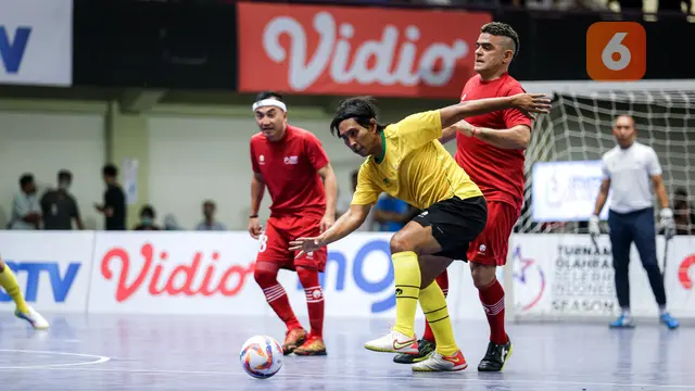Foto: Aksi Para Veteran Timnas Indonesia saat Tanding di Futsal TOSI Season 3