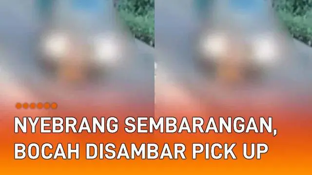 Selalu berhati-hati saat berjalan bersama anak, jangan sampai insiden berikut terjadi. Seorang bocah terekam lepas dari genggaman orang tua dan berlari menyebrangi jalan. Alhasil bocah tertabrak pick up yang melaju.