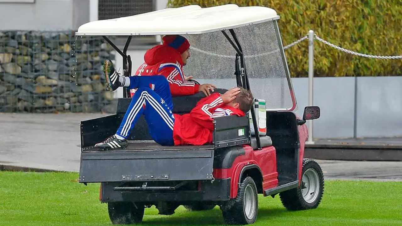 Philipp Lahm Cedera Serius