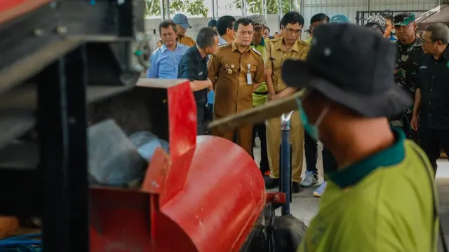 Gubernur Jateng Ahmad Luthfi Resmikan Desa Tersono sebagai Desa Mandiri Kelola Sampah