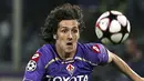 Aksi dari striker Fiorentina, Stevan Jovetic dalam partai kontra Liverpool di kancah Liga Champions pada 29 September 2009 di Artemio Franchi. AFP PHOTO/FABIO MUZZI