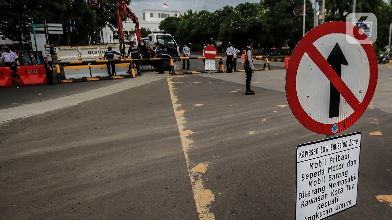 Penutupan Akses Jalan Kawasan Kota Tua