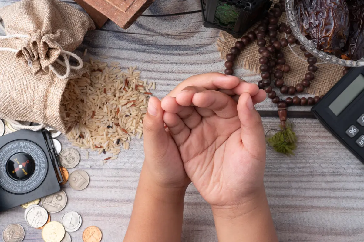 Membayar zakat