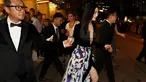 Aktris asal Tiongkok, Fan Bingbing saat menghadiri premier film "I Am Not Madame Bovary" selama Festival Film Internasional Toronto, Kanada, (8/9). Aktris 34 tahun ini tampil seksi dengan gaun berbelahan dada terbuka. (REUTERS/Fred Thornhill)