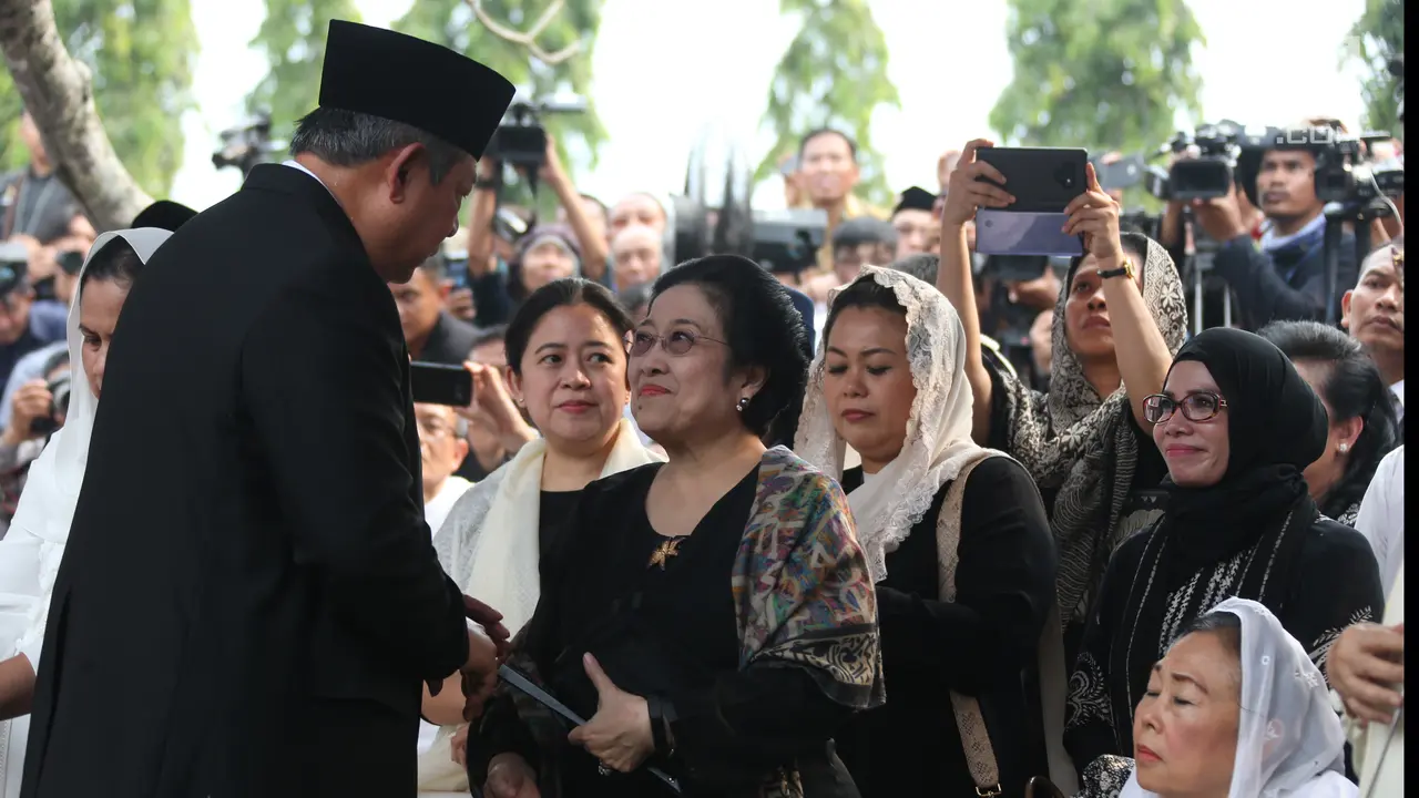 Pertemuan SBY dan Megawati di Pemakaman Ani Yudhoyono