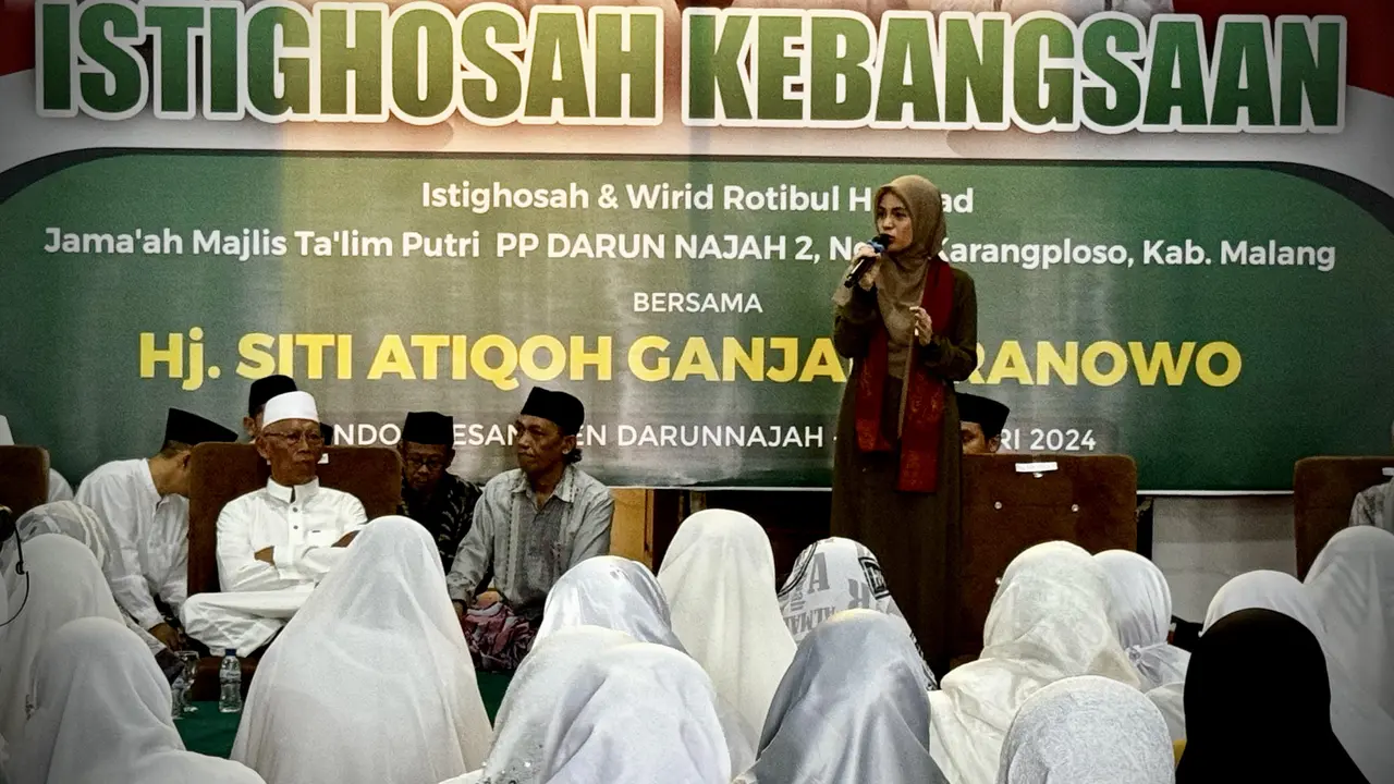 Istri calon presiden nomor urut 3 Ganjar Pranowo, Siti Atikoh Suprianti