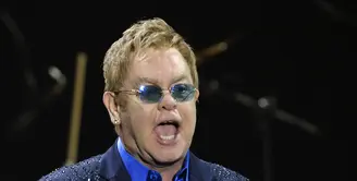 Elton John telah mengungkapkan penyesalannya karena tidak memiliki anak perempuan. Pelantun ‘Can You Feel The Love Tonight’ ini juga mengungkap jika ia siap untuk menghentikan tur sehingga bisa bersama kedua putranya. (Bintang/EPA)