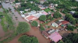 Pemerintah Bolivia menetapkan keadaan darurat untuk menangani banjir yang disebabkan oleh hujan lebat yang telah menyebabkan 51 orang tewas. (RODRIGO URZAGASTI/AFP)