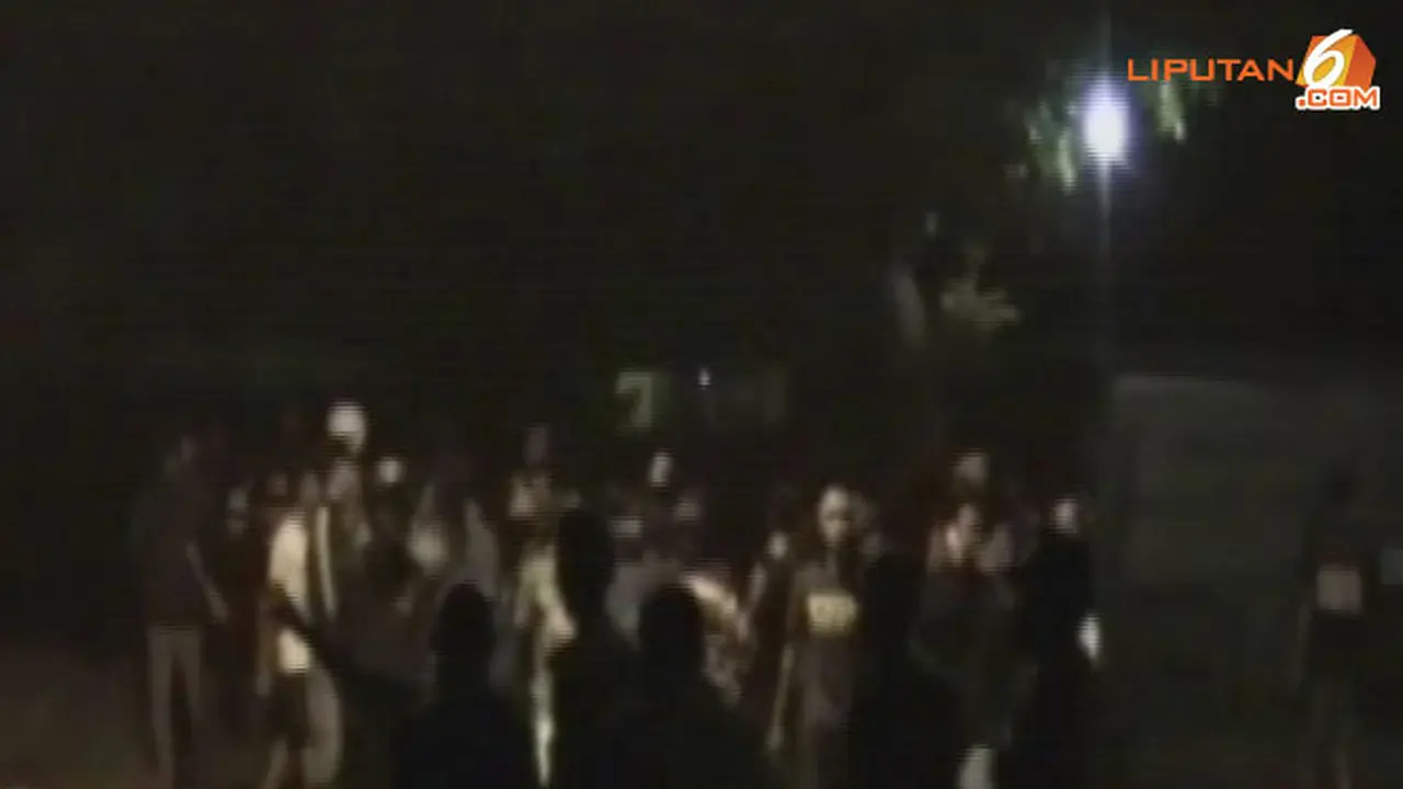tawuran-rengas131111a.jpg