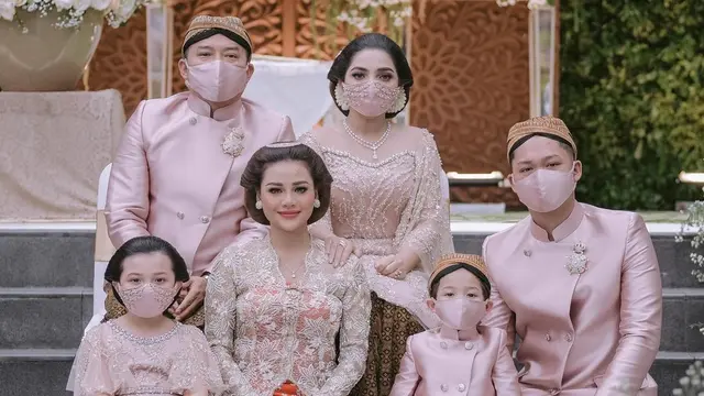 8 Potret Detail Penampilan Aurel Hermansyah dari Lamaran Hingga Henna Night, Menawan