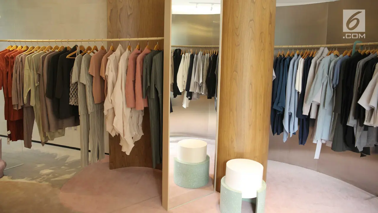 Launching Flagship Store Duma pertama