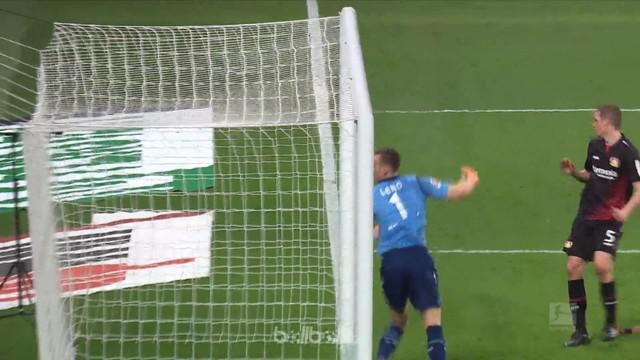 Berita video penyelamatan-penyelamatan terbaik yang dilakukan kiper pada pekan ke-26 Bundesliga 2017-2018. This video presented by BallBall.