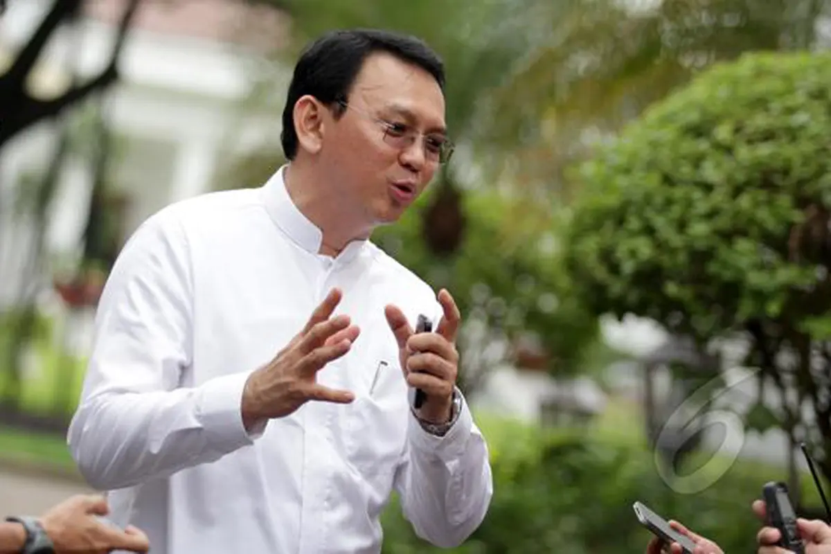 Ahok Menolak Proyek Reklamasi Disamakan dengan Proyek Hambalang