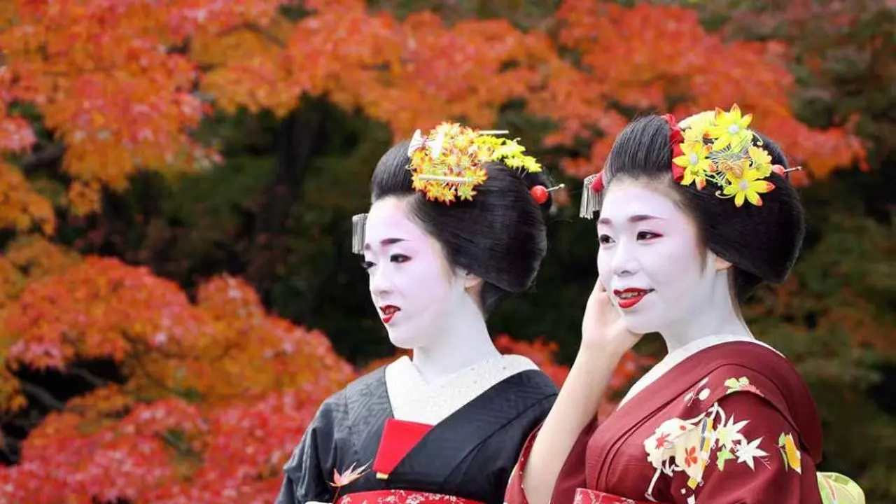 Geisha magang atau maiko di Kyoto, Jepang.