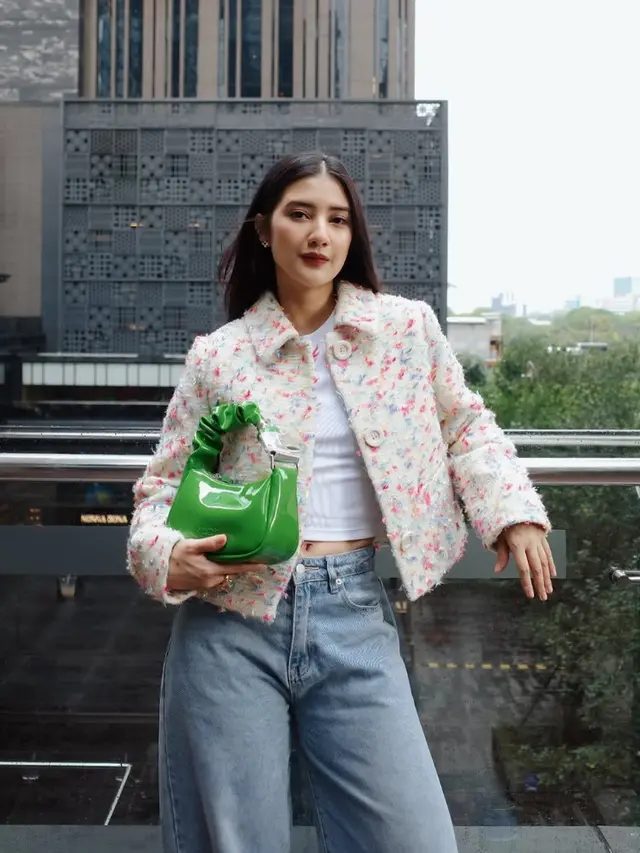 OOTD Selebritis untuk Ciptakan Tampilan All Out Disegala Situasi. [Kate Spade]