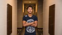 Bek sayap Arema Cronus, Johan Alfarizi, saat berada di Hotel Lor In Sentul, Bogor, Jawa Barat, Sabtu (30/7/2016). (Bola.com/Vitalis Yogi Trisna)