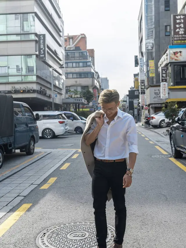 Ganti Gaya, Ini 6 Potret Jang Hansol YouTuber Korea Selatan dengan Rambut Blonde