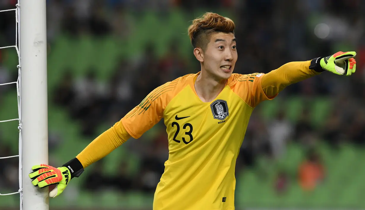 6. Jo Hyeon-woo (Korea Selatan) - 13 kali penyelamatan. (AFP/Jung Yeon-Je)